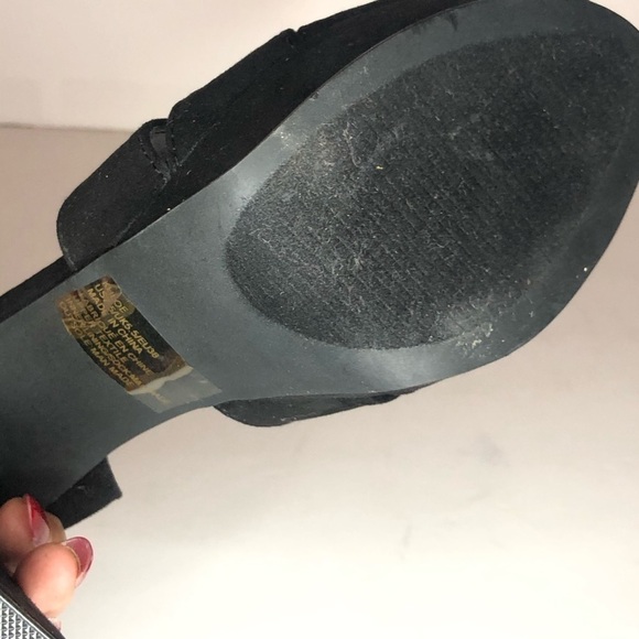 NEW JustFab Khloe Velvet Ankle Strap Sandals Heels Size 7.5 - Picture 6 of 6